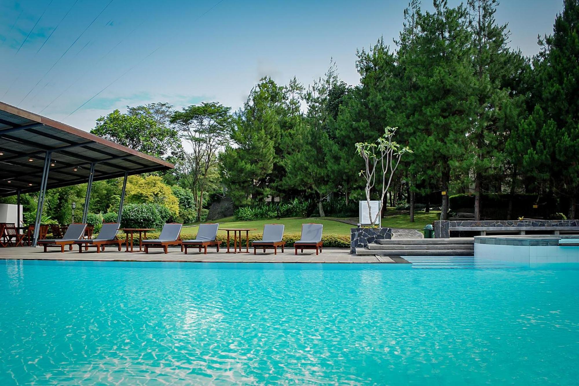 Puri Setiabudhi Hotel 4*